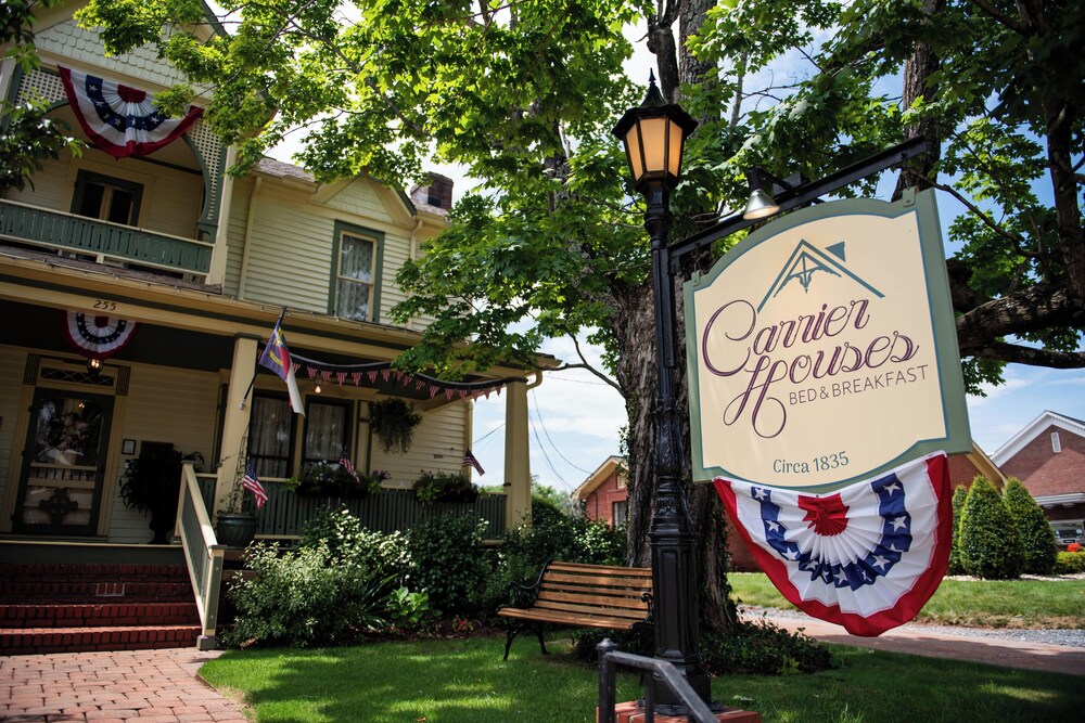 Carrier Houses Bed and Breakfast 9/60
