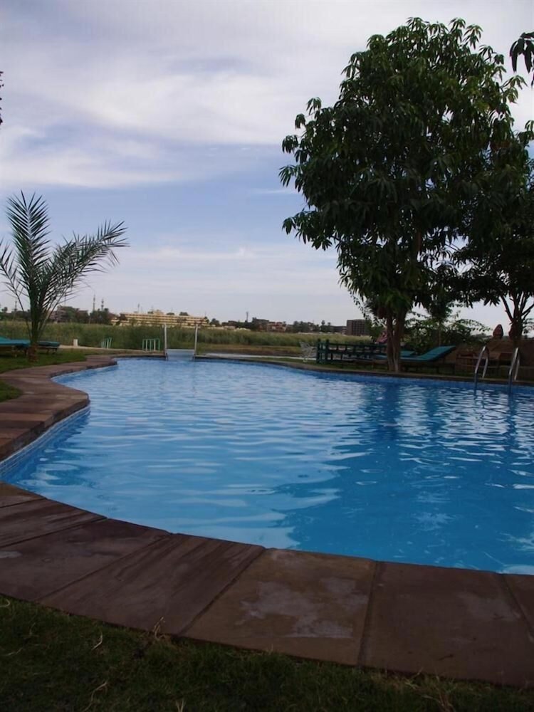 Al Baeirat Hotel 38/44