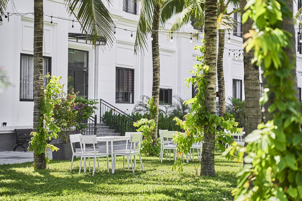 Nesta Hotel Danang 47/50