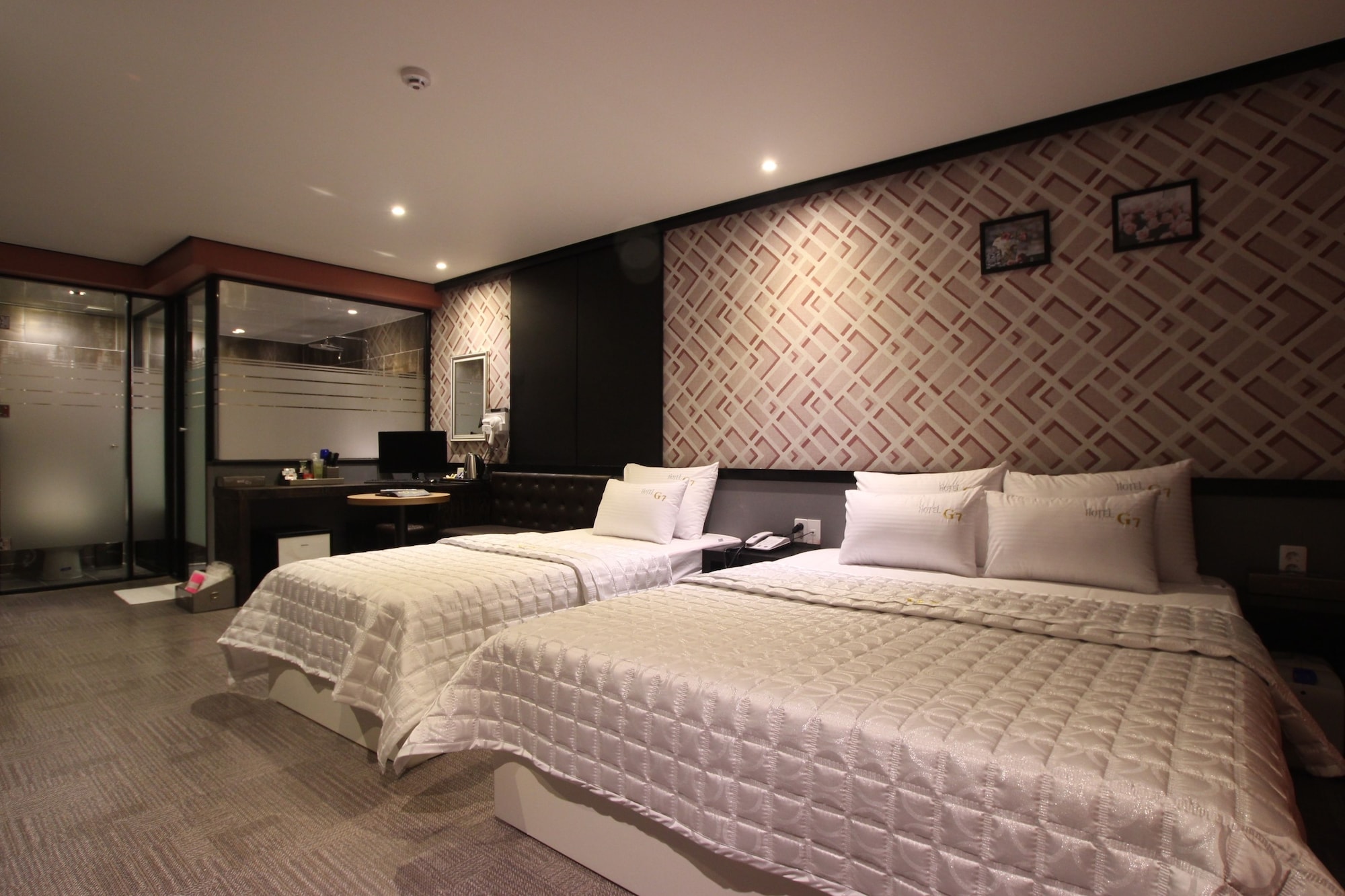 SUPERIOR, TWIN BEDS