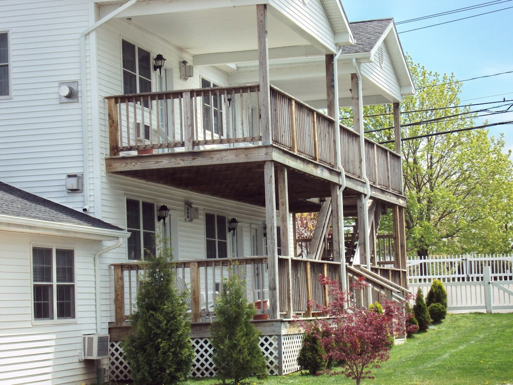 The Taber Inne Suites 5/55