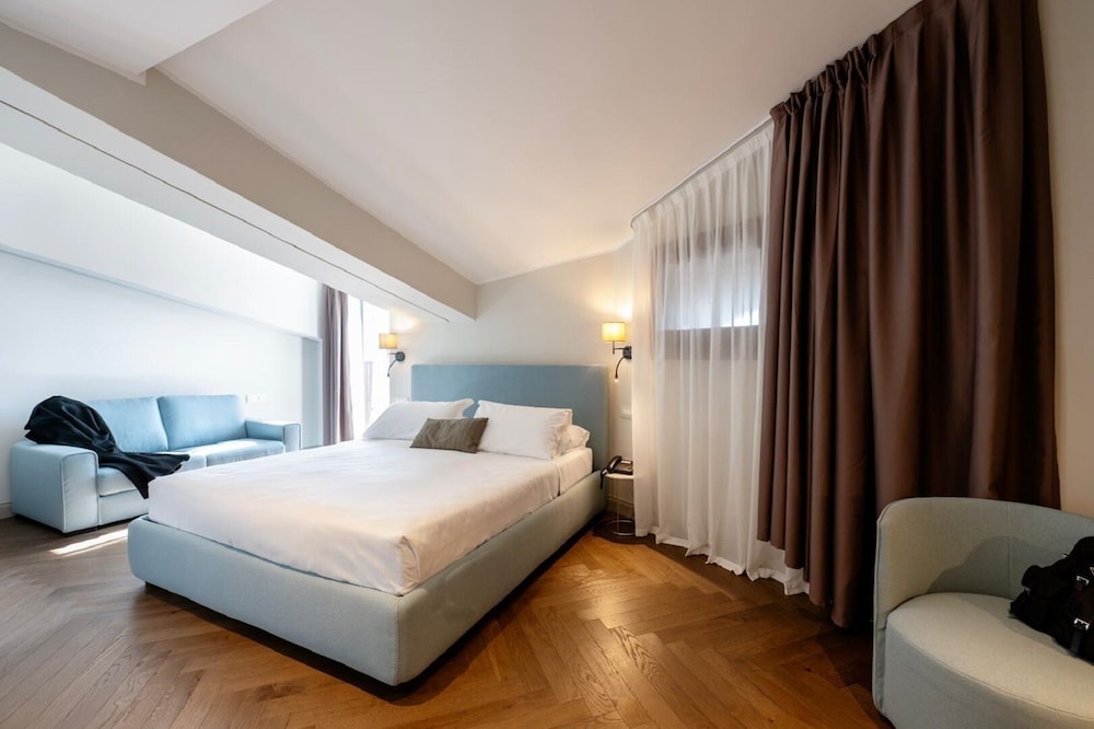 Hotel Carlton 26/62