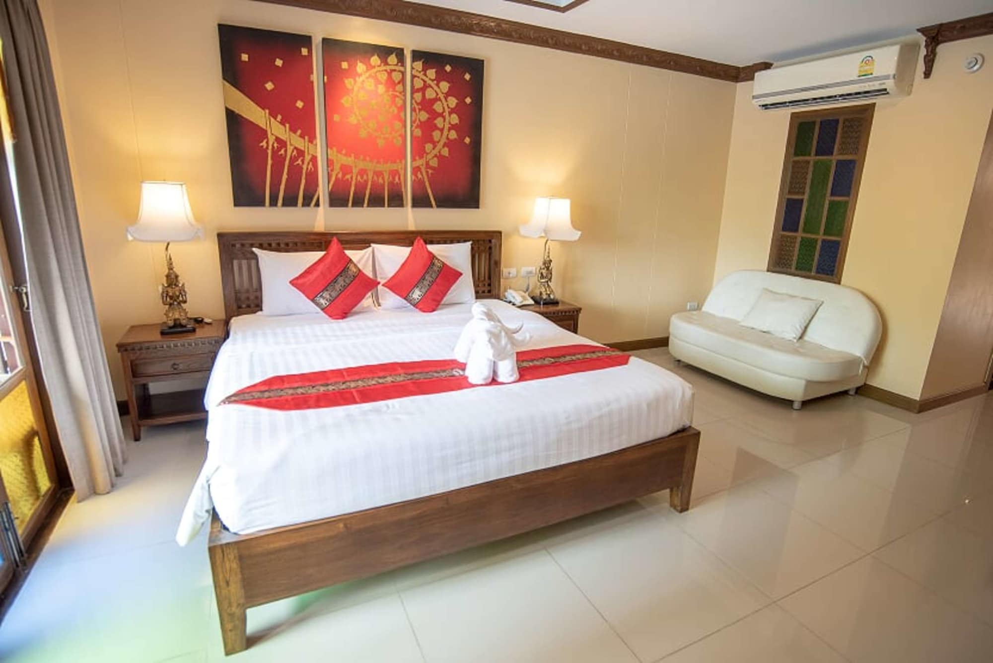 SUPERIOR, KING BED
