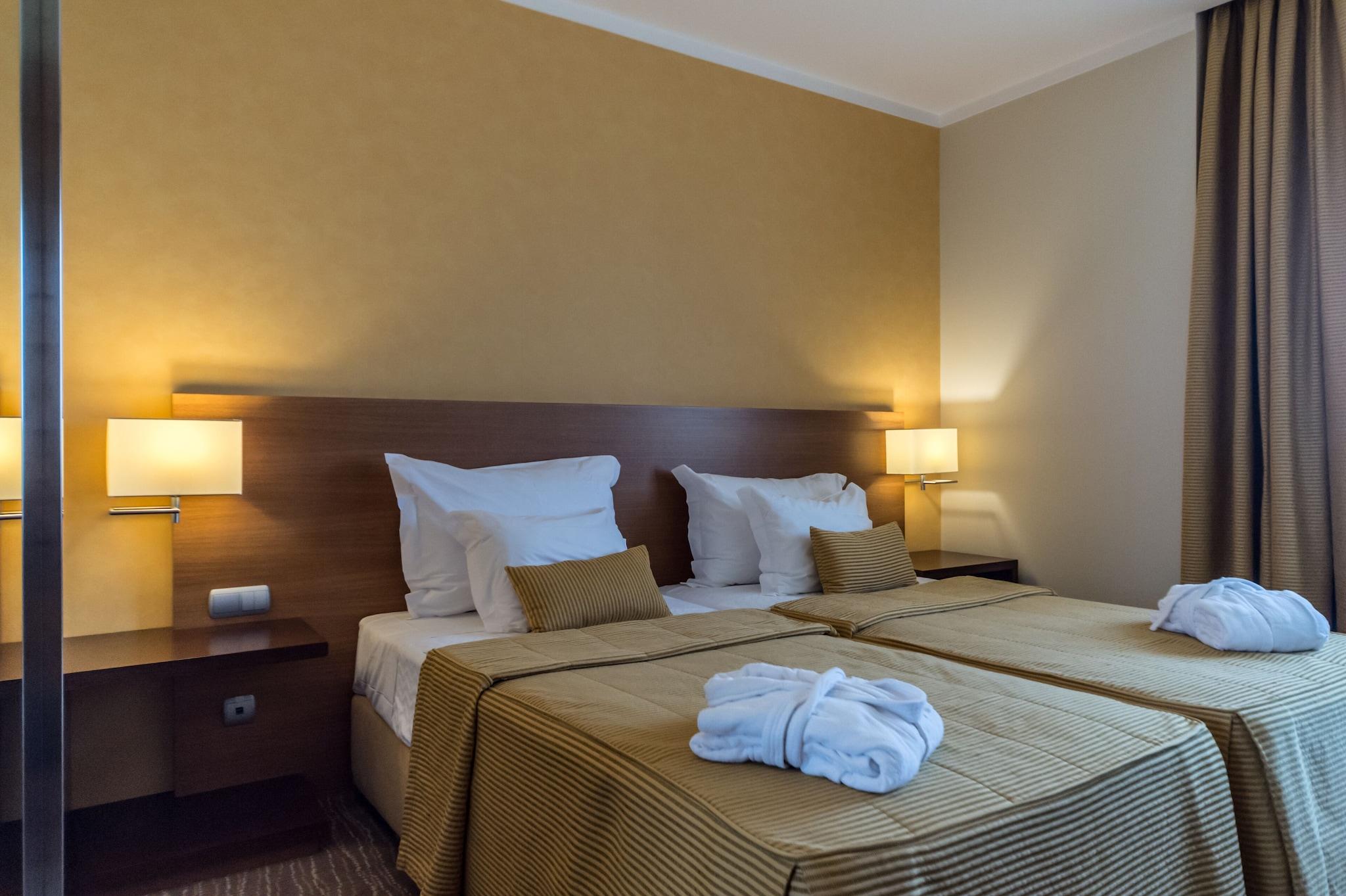 Room, Twin Beds