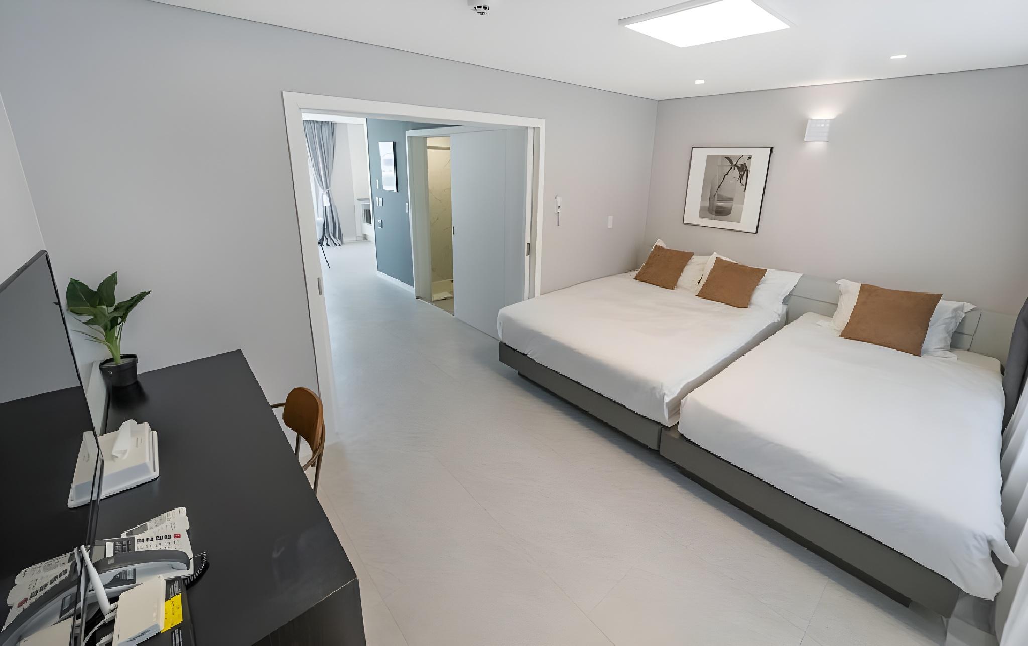 Study, Twin Beds, 1 Double and 1 Single Bed, Ocean View