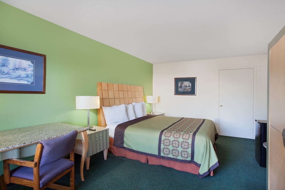 Days Inn by Wyndham Greeneville TN 11/20