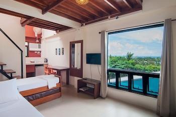 Family, Ocean View, Stair Access Only