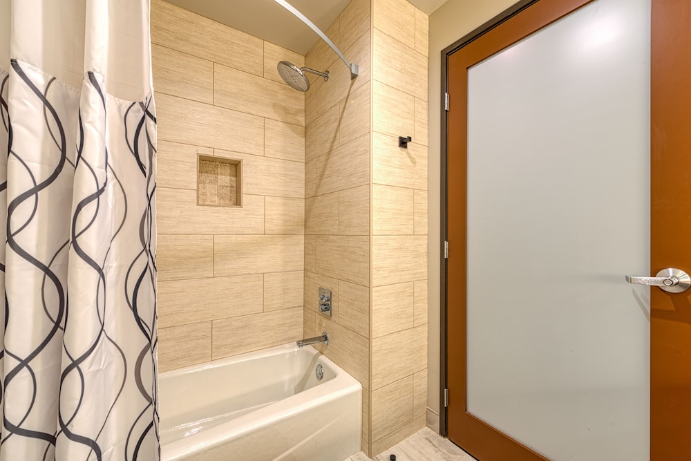 Hotel Lexen - Newhall 45/48