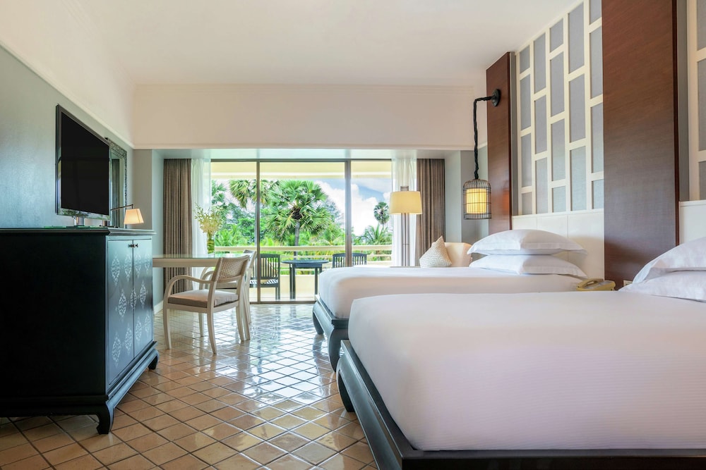 Pullman Phuket Karon Beach Resort 15/80
