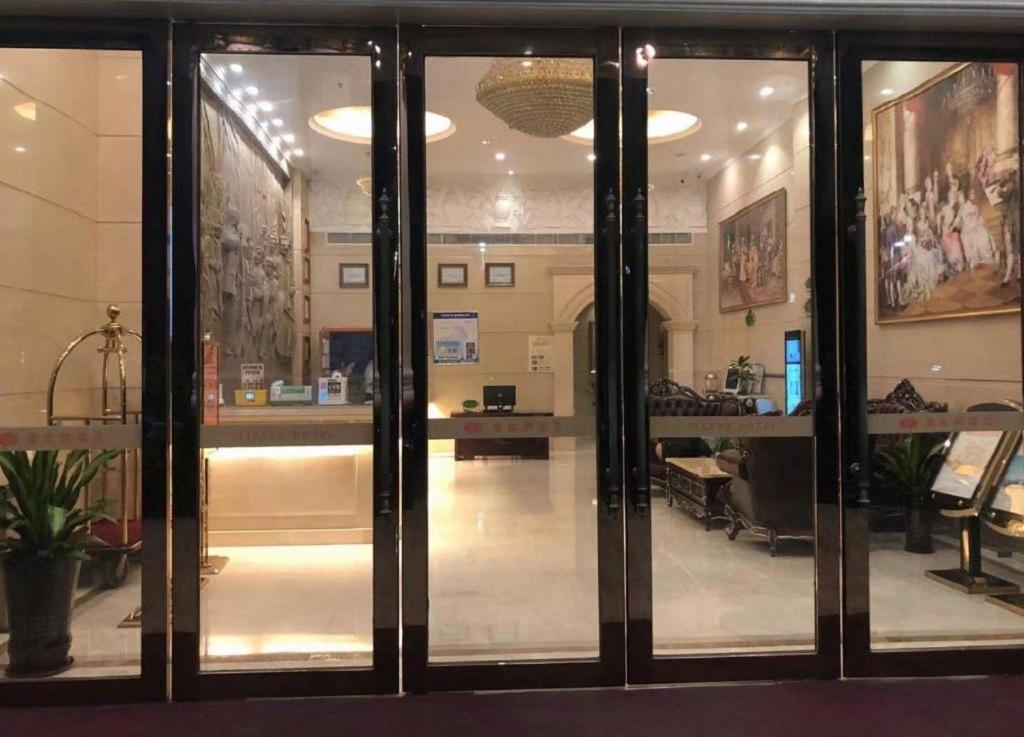 Vienna Hotel (Shenzhen Guanguang Road Foxconn) 49/58