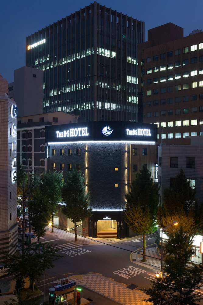 The BS Hotel 4/35