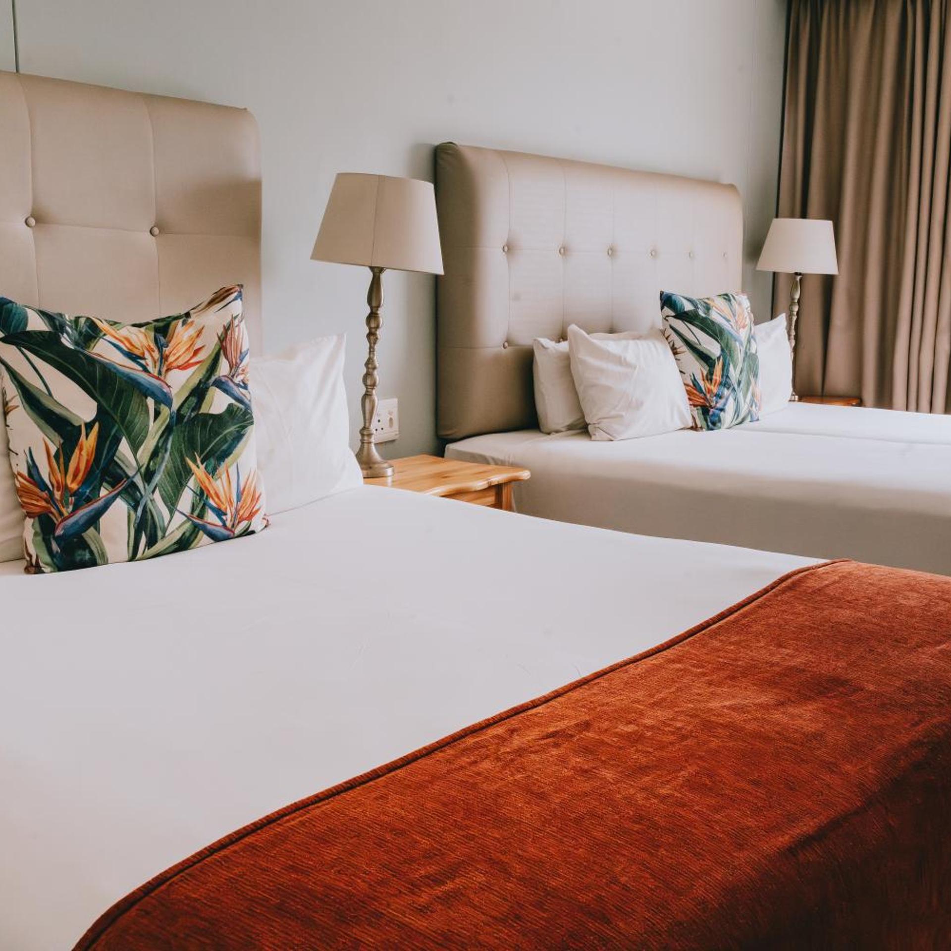 غرفة عائلية بإطلالة على البحيرة، The Riverside Hotel 3/4