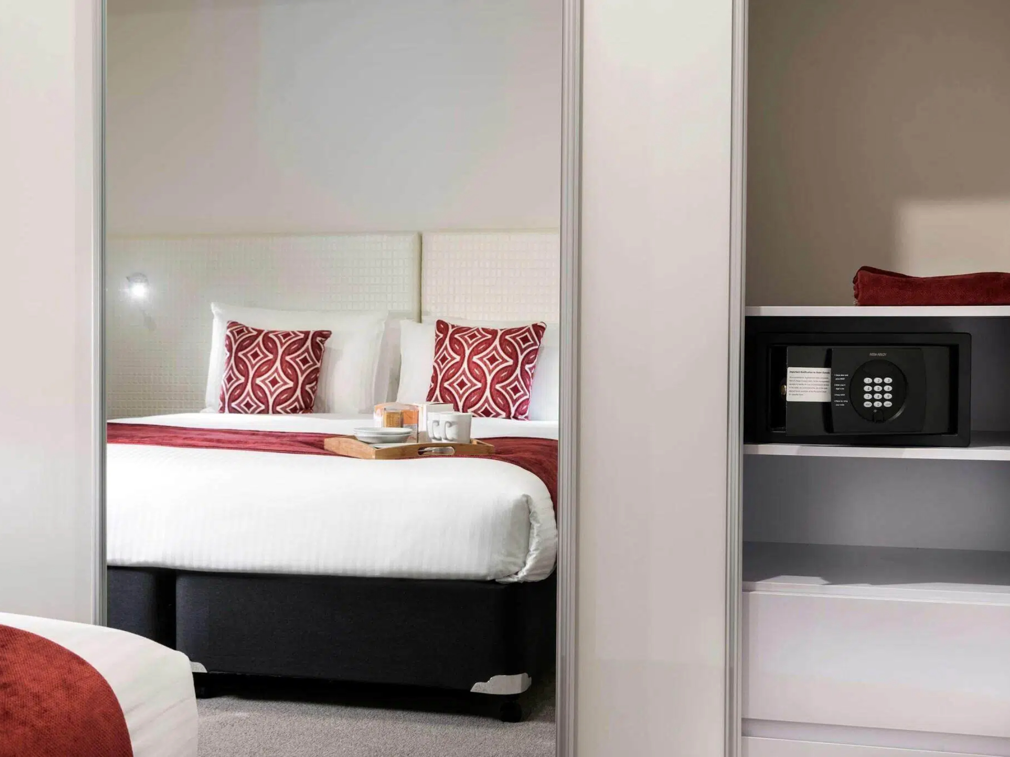 Room, King and Twin Beds, Queen Bed, Accessible