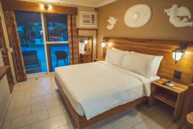 King Bed, Pool Access