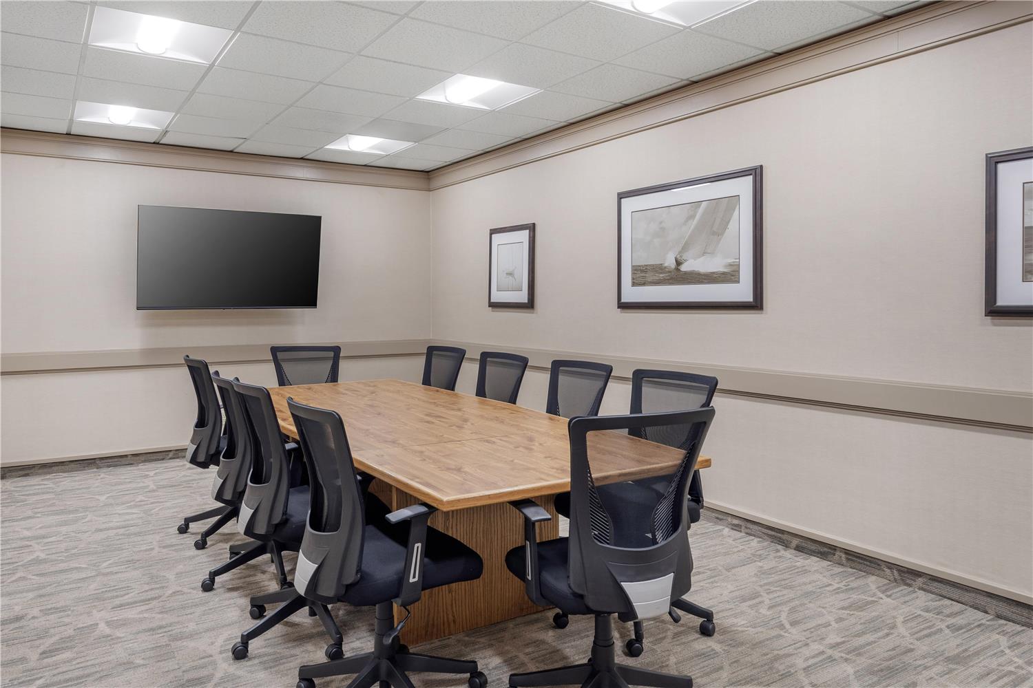 Best Western Plus Oak Harbor Hotel & Conference Center 27/41
