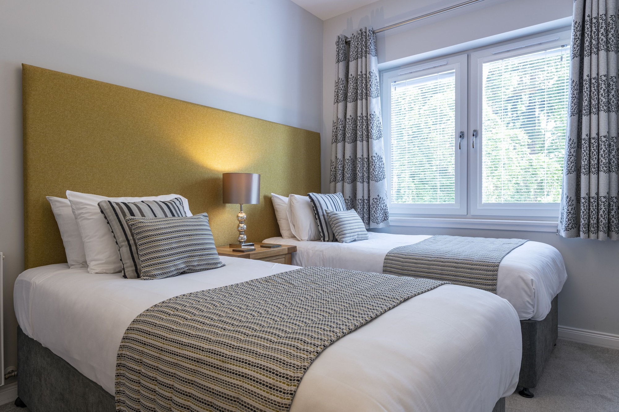2 Bedrooms, Deluxe, Apartment, King and Twin Beds, Cathedral Street View, Attic