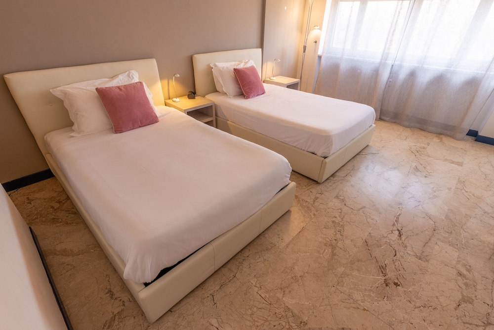 Lis Hotel 30/73