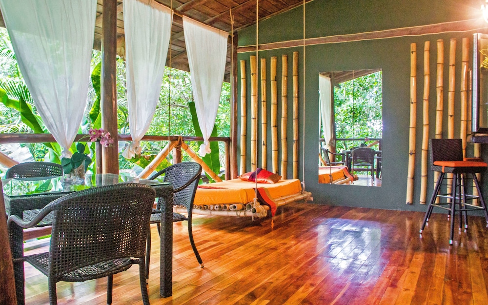 Canaima Chill House 28/50