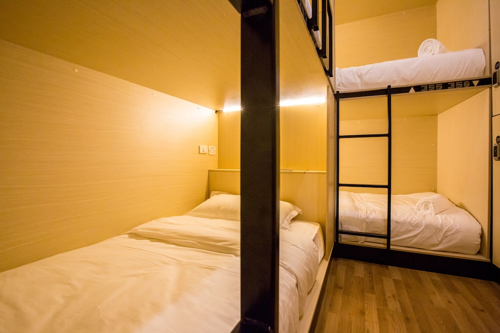 Bed To Bangkok 14/50