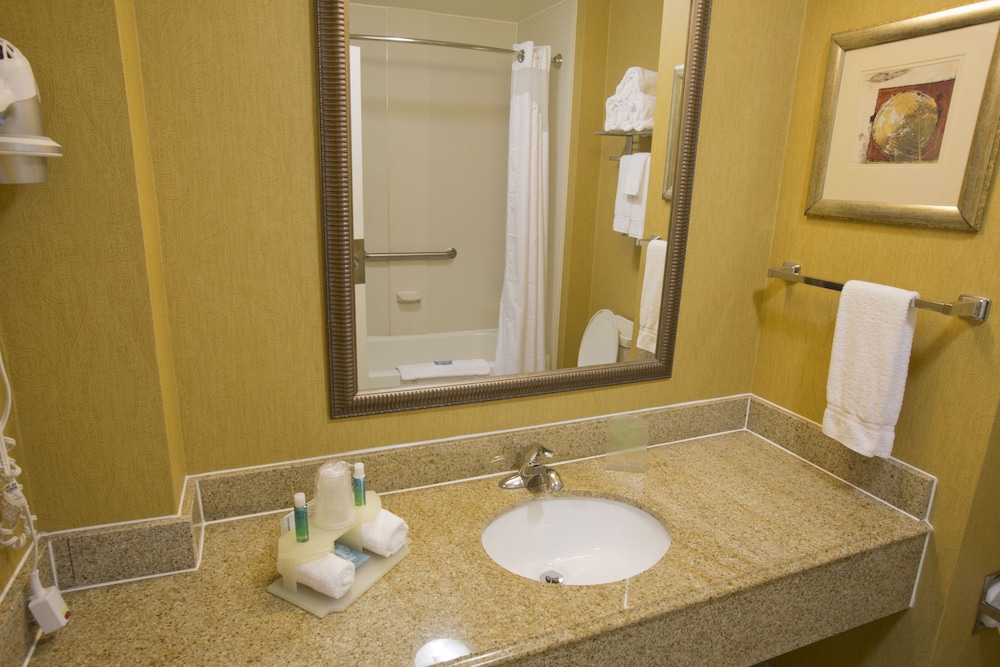 Holiday Inn Express New Albany 19/59