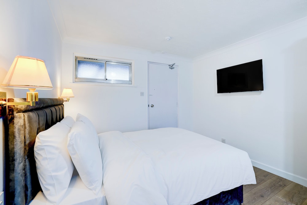 OYO The Rivenhall Hotel in Witham, Chelmsford 23/38
