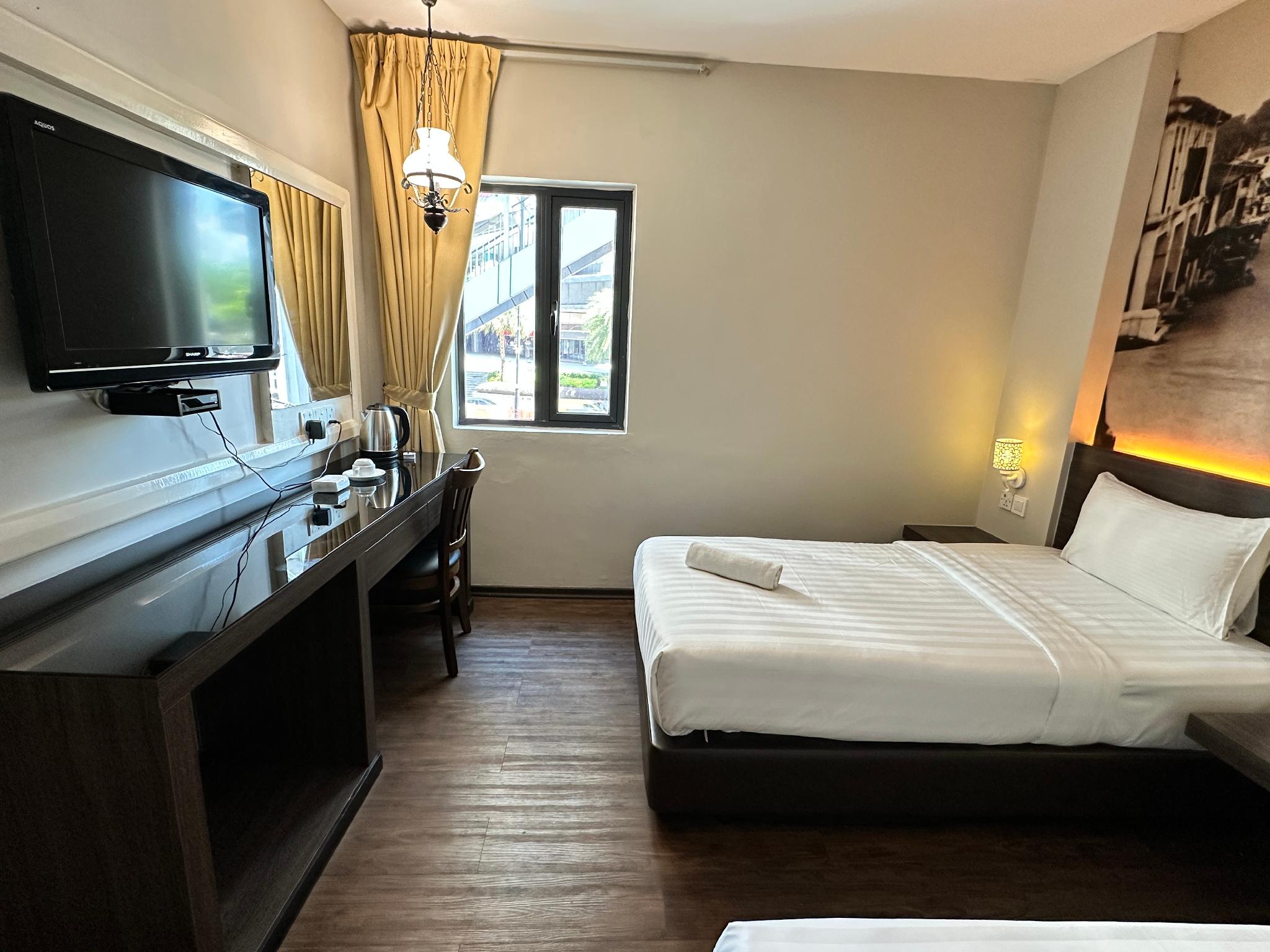 Superior, Triple, 1 Queen and 1 Single Bed