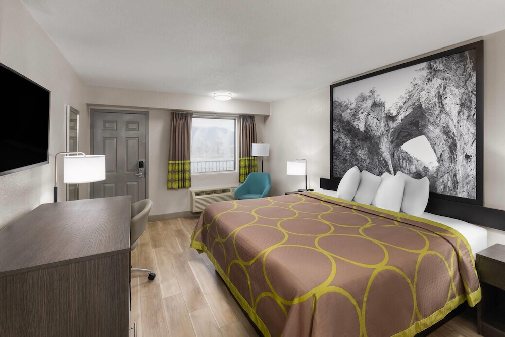 Super 8 by Wyndham Charleston WV 6/34