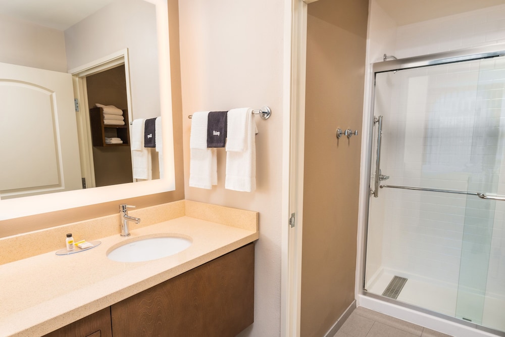 Staybridge Suites Coeur D Alene 41/44