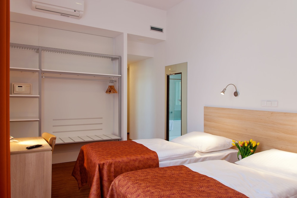 Ambiance Hotel 21/50