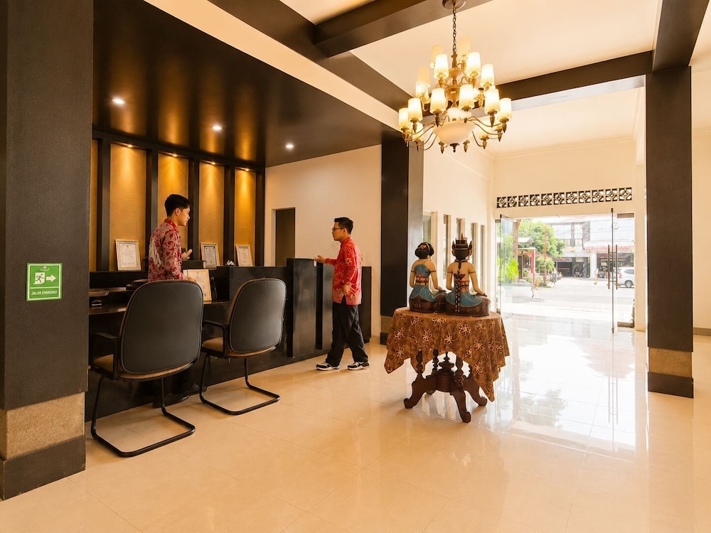 Satya Graha Hotel 17/79