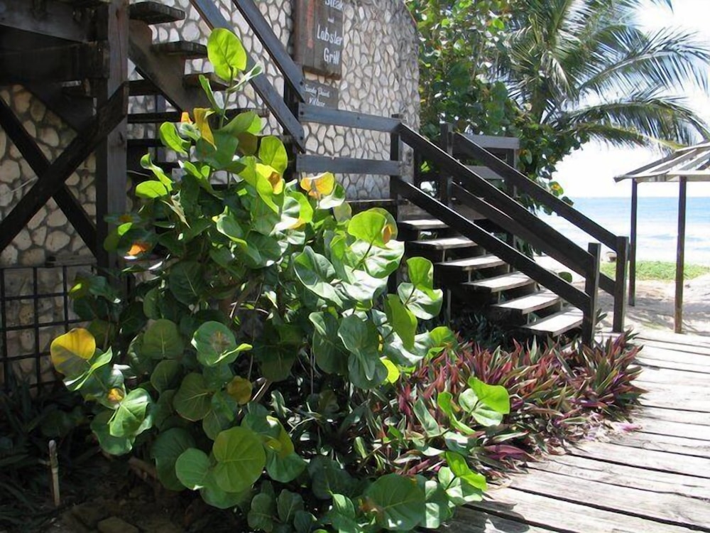 Sandy Point Village 17/24