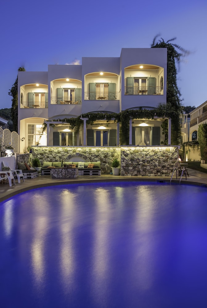 Oasis Beach Hotel Spa