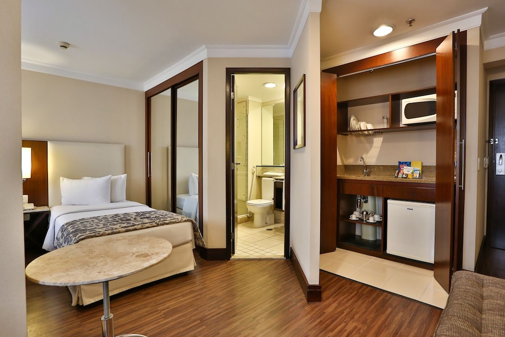 EXECUTIVE, TWIN BEDS