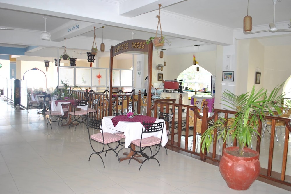 Sai Rock Beach Hotel & Spa 9/19