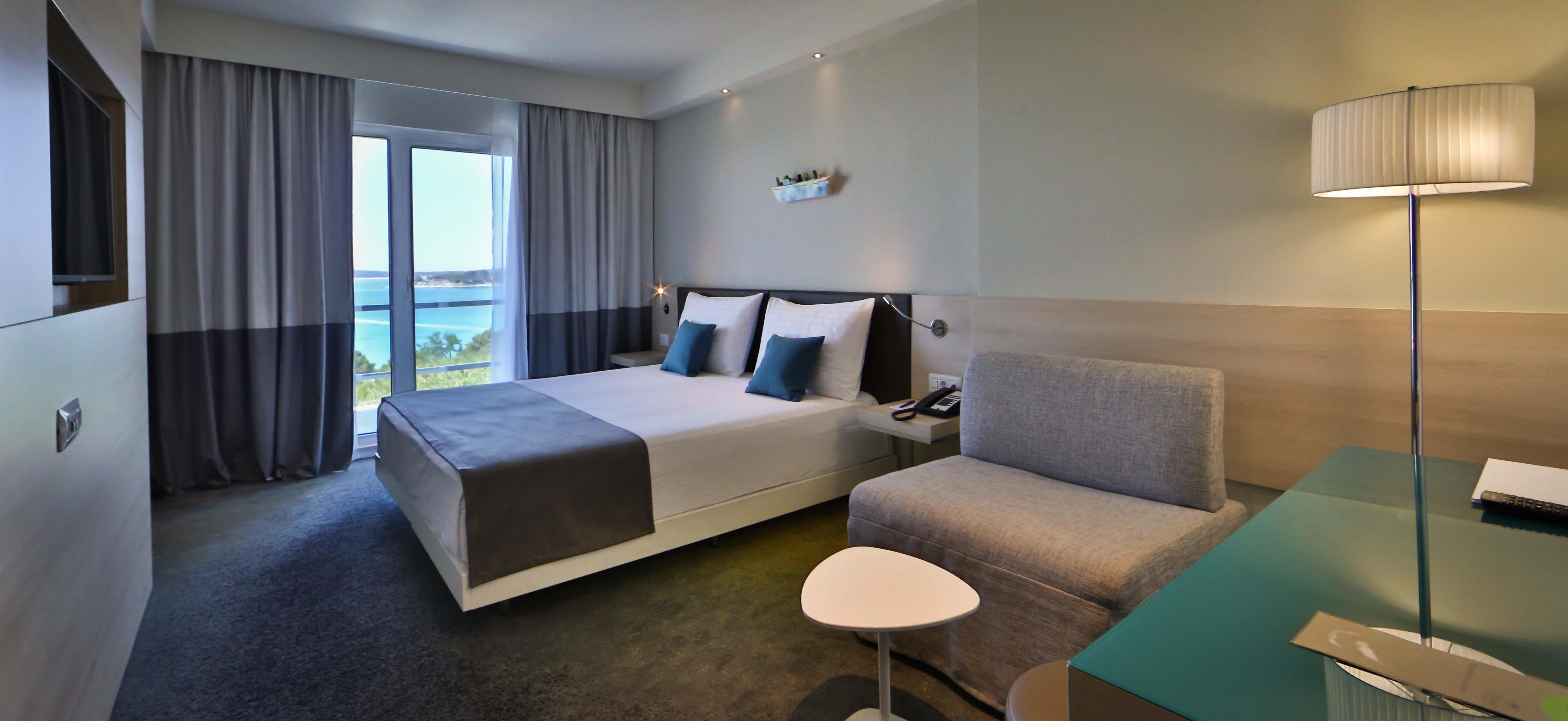 Superior, Double Bed, Sea Side