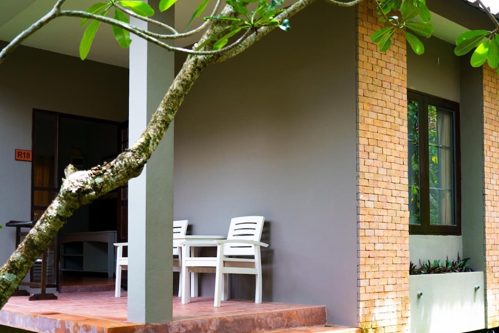 Floraville Phuket Resort 5/67