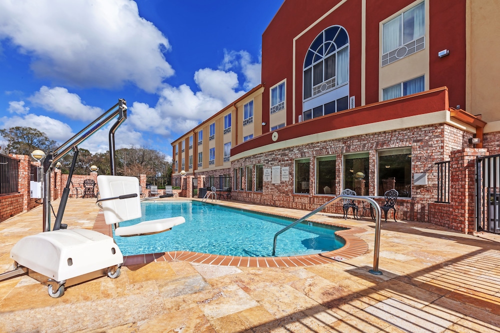 Holiday Inn Express Hotel And Suites Lafayette South 5/39