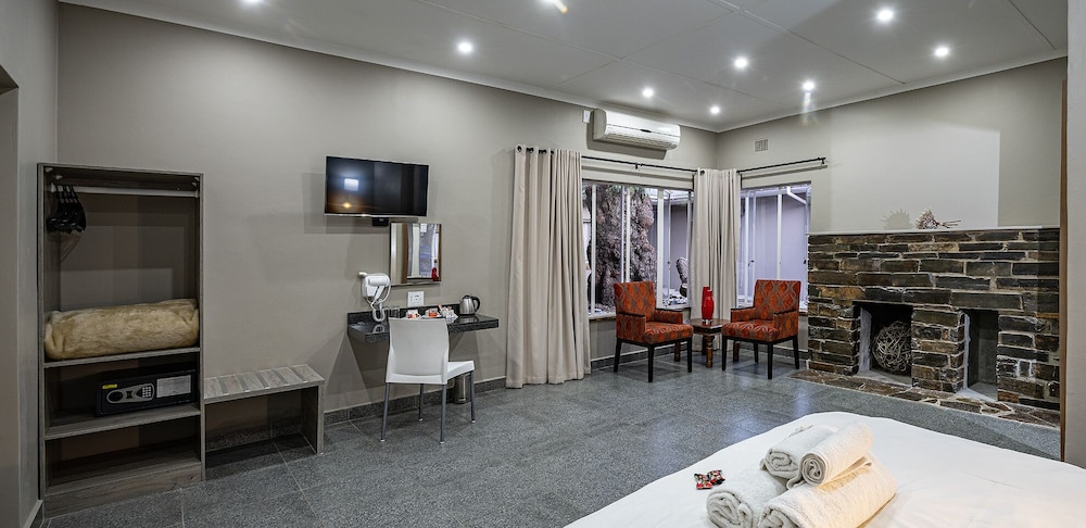 Calvinia Hotel by Country Hotels 23/41