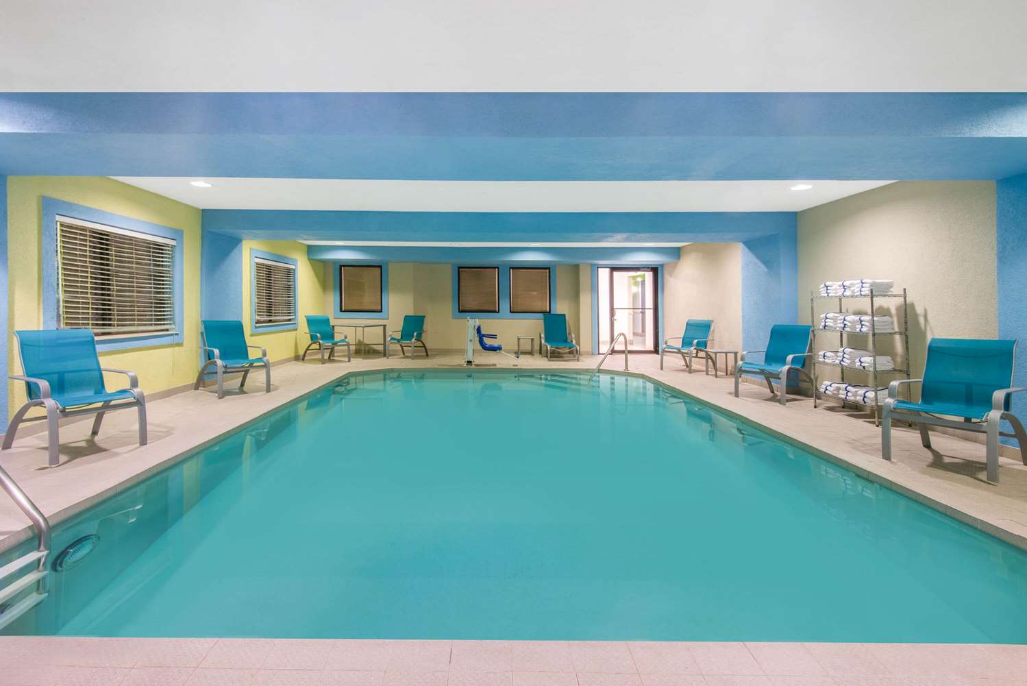 La Quinta Inn & Suites by Wyndham Erie 47/51