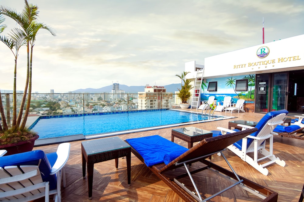 Ritzy Boutique Hotel Da Nang 7/77
