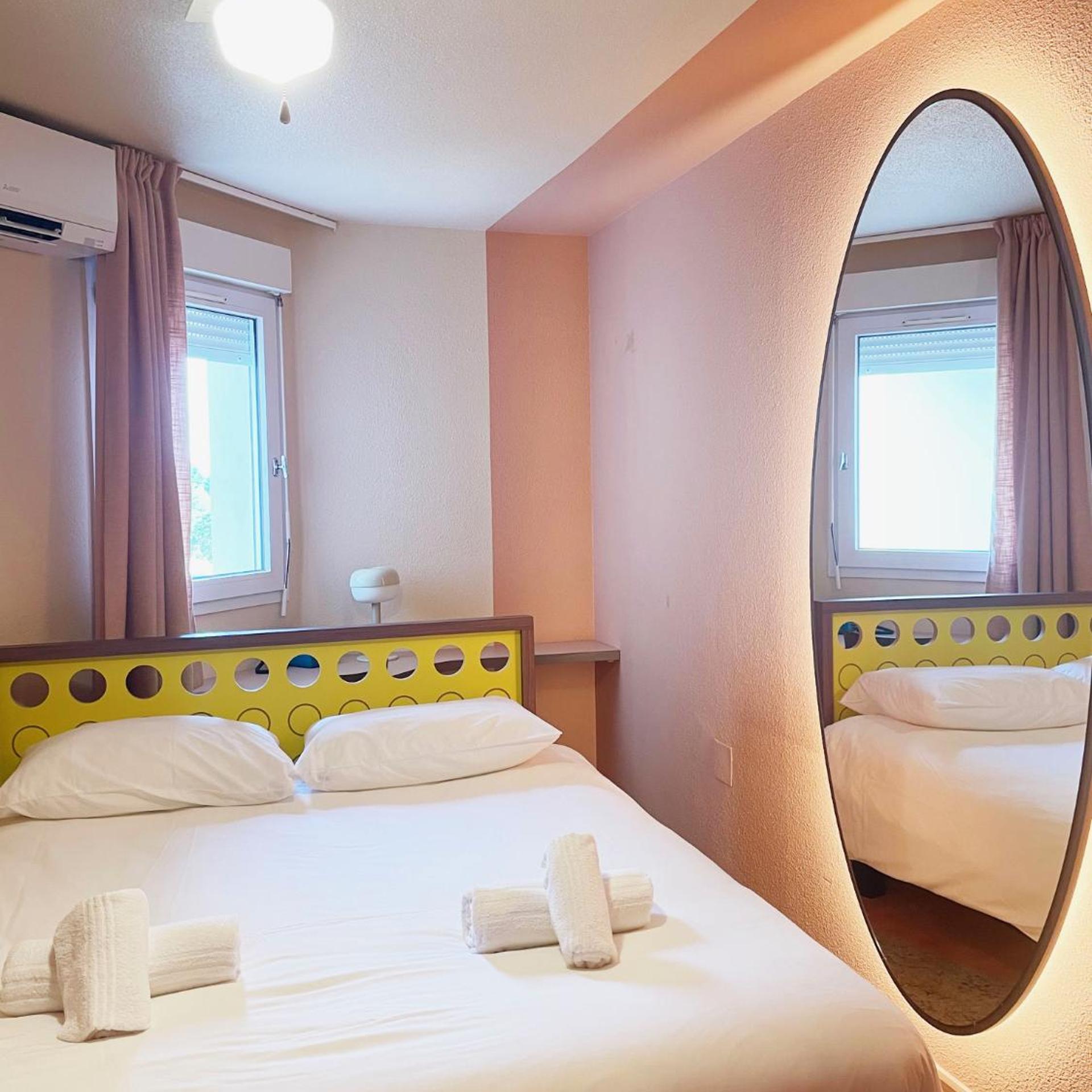 FAMILY, DOUBLE AND TWIN BEDS