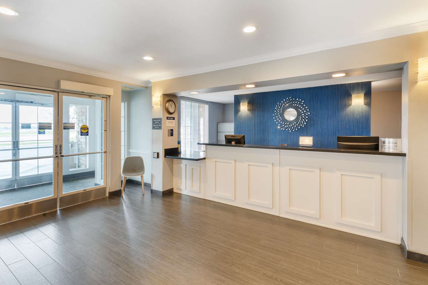 Best Western Visalia Hotel 5/55