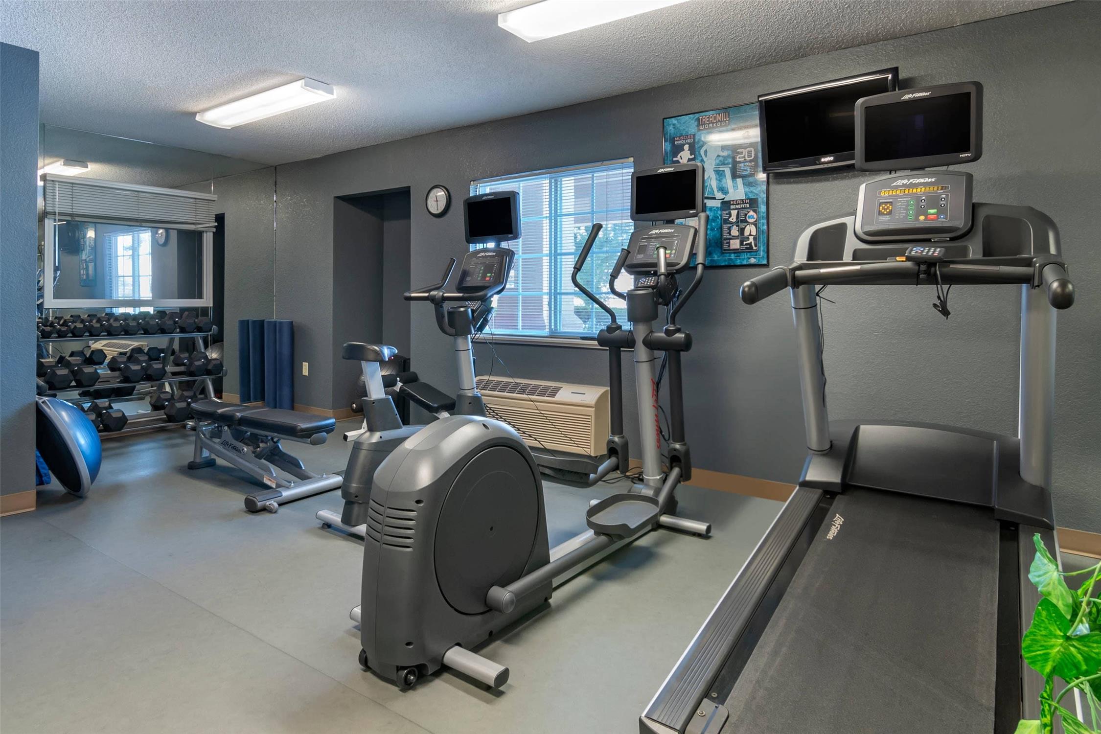 Mainstay Suites Emporia 7/11