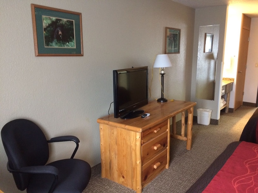 Antler Lodge 28/40