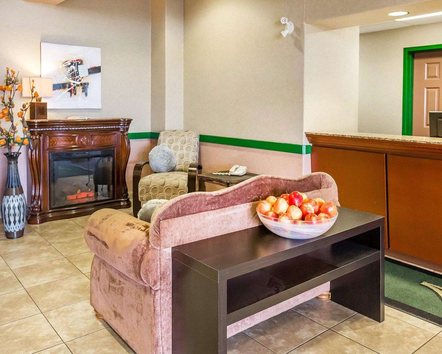 Quality Inn and Suites Lethbridge East 44/52