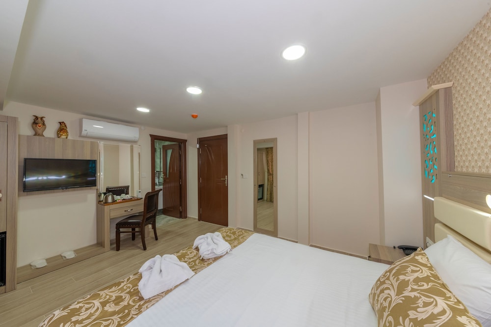 Raimond Hotel 4/29
