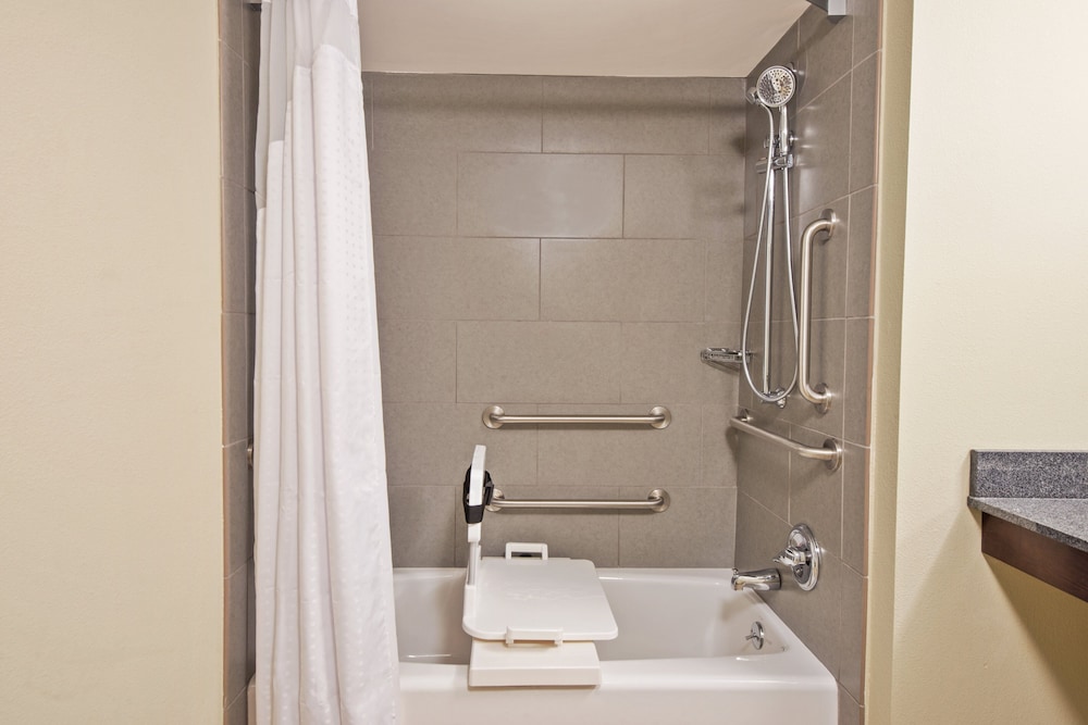 Holiday Inn Harrisburg East 56/61
