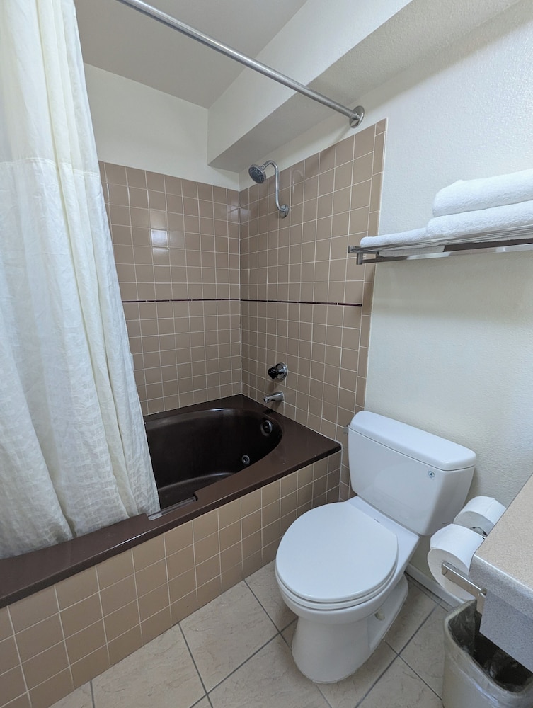 Oceanview Motel - Huntington Beach 49/50