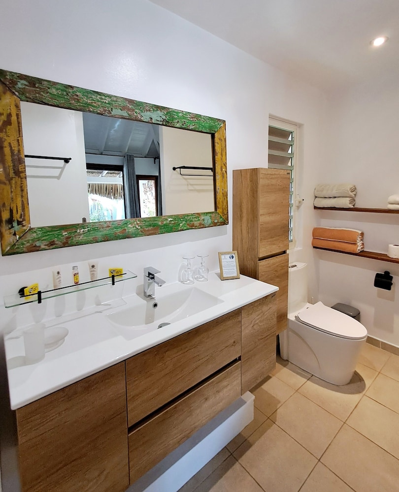 Moorea Beach Lodge 65/65