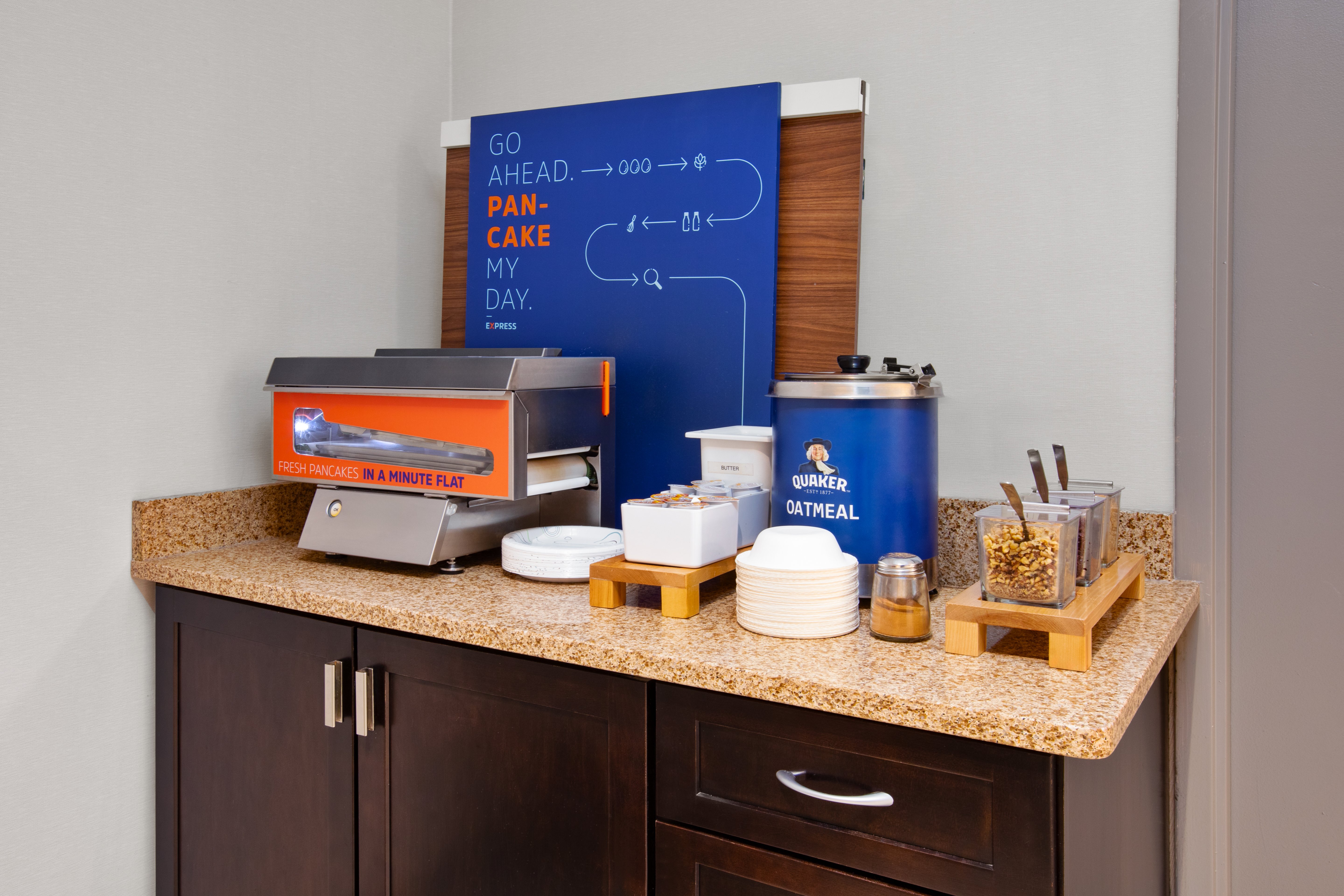 Holiday Inn Express Hotel Suites Grand Rapids North 60/62